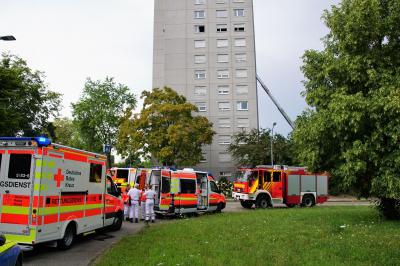 Kirchheim Teck: Brand in Hochhaus - Grossaufgebot an Rettungskraefte