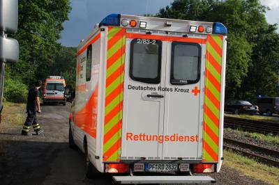 Maulbronn: ein Instandhaltungslok war in Vollbrand - Gefahrgut ausgetreten - hoher Sachschaden