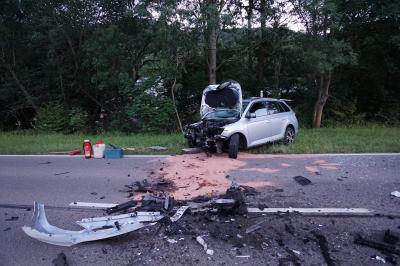 Donzdorf: Frontalcrash mit zwei verletzten auf der B466