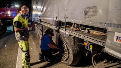 Heimsheim-Rutesheim: Hoher Sachschaden bei Kollision von zwei Sattelzuegen