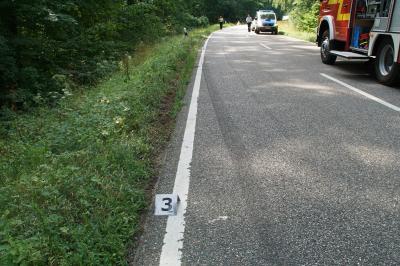 Kieselbronn: schwerer Verkehrsunfall fordert eine Verletzte Person