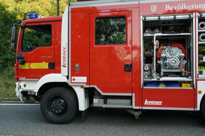 Muehlacker: schwerer Verkehrsunfall mit Pkw fordert auf der B10 ein schwer Verletzten und einen Lebensgefaehrlich