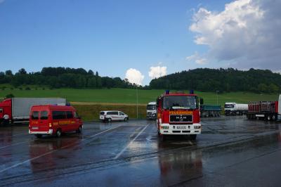 Gruibingen A8:Gasleck loest Grosseinsatz aus - Rastplatz gesperrt