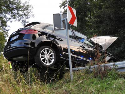 Essingen: 6 Verletze bei Frontalunfall, Rettungshubschrauber im Einsatz 