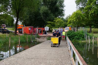 Stuttgart Hofen: Max Eyth See umgekippt - Feuerwehr hilft mit Sauerstoff