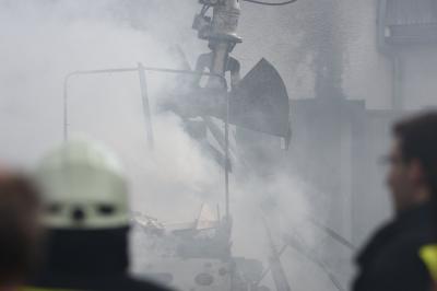 Bettringen: Vollbrand einer Holzfirma, Verletzte, Grosseinsatz