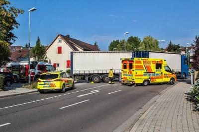 Schwieberdingen: LKW erfasst Fussgaengerin und verstirbt an der Einsatzstelle