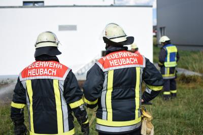 Flaechenbrand in Heubach von Feuerwehr geloescht