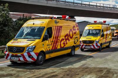 Stuttgart-Moehringen: Querliegender LKW sorgt fuer langen Stau - langwierige Bergung