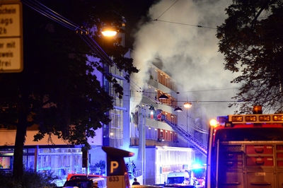 Stuttgart: Brand in Pflegeheim - Grosseinsatz