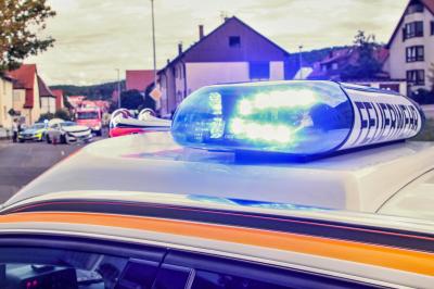 Gerlingen: Smart und Mercedes kollidieren auf Kreuzung - zwei Verletzte