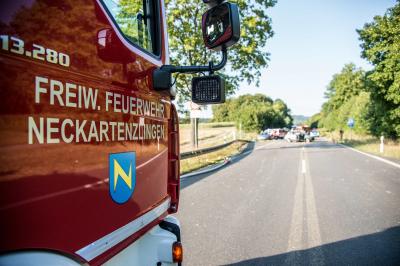 Neckartenzlingen/ B312: Schwerer Verkehrsunfall aufgrund verbotswidrigem Wendevorgang