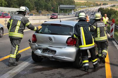 Ditzingen:Auffahrunfall auf der A81 bei Ditzingen fordert mehrere Verletzte 