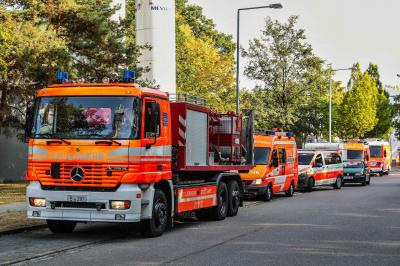 Stuttgart-Vaihingen: Grossaufgebot nach Salzsaeure Austritt an der Uni
