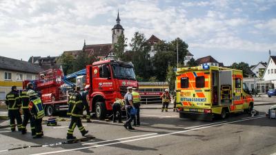 Waldenbuch: Person wird mehrere Meter von LKW mit geschleift - Lebensgefaehrlich verletzt.