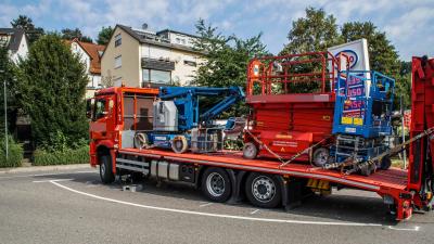 Waldenbuch: Person wird mehrere Meter von LKW mit geschleift - Lebensgefaehrlich verletzt.