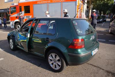 Stuttgart Bad Cannstatt: PKW kollidiert mit Stadtbahn
