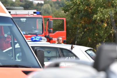 Lorch: Gefaehrlicher Abfall? - Feuerwehr mit Gefahrstoffzug im Einsatz