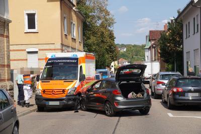 Kirchheim Teck: Pkw kollidiert mit Rettungswagen