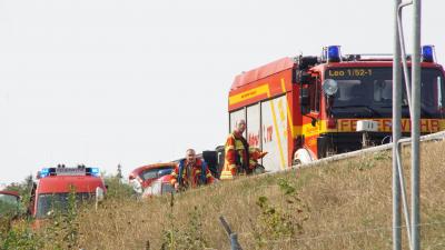 Rutesheim: PKW kommt von der Fahrbahn ab und ueberschlaegt sich mehrmals - Fahrer schwer verletzt