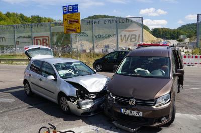 Aichelberg: Kreuzungscrah in der Aufahrt zur A8