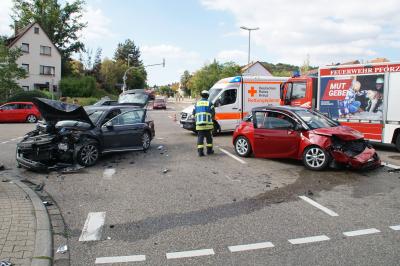 Pforzheim: schwerer Verkehrsunfall mit zwei Pkw - mehrere Verletzte