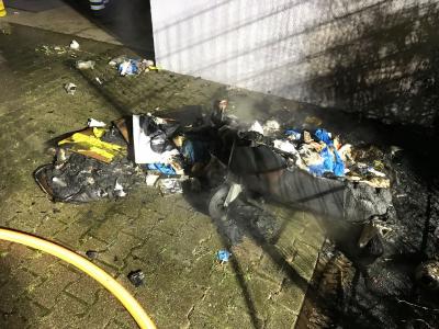 Sindelfingen: Brennender Muelleimer am Jugendhaus