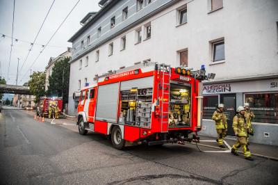 Esslingen: Muelltonnenbrand greift auf Gebaeude ueber