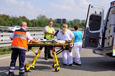 Wendlingen: Verkehrsunfall auf der A8