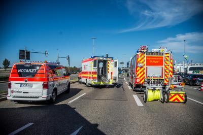 Flughafen Stuttgart: Auffahrunfall fordert 4 Verletzte
