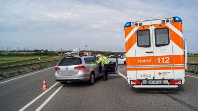 Sindelfingen: PKW kommt in Gegenverkehr auf der B464