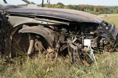 Birkenfeld: schwerer Verkehrsunfall auf der K4576 ein Pkw ueberschlaegt sich - eine Person schwer Verletzt