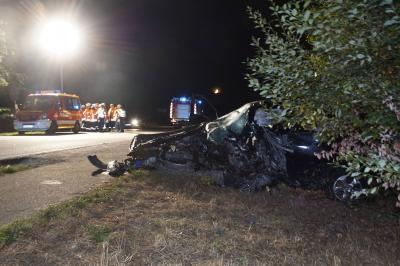 Ettlingen: Ein Ueberholmanoever Endet fuer eine Person toedl. - mehrere Schwerverletzte, darunter auch schwerstverletzte