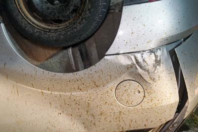 Illingen: schwerer Verkehrsunfall mit Pkw ueberschlag - eine Person schwer Verletzt