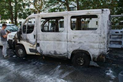 Pforzheim: Transporter Vollbrand beim Siloah Krankenhaus