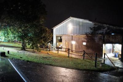 Oetlingen: Sturm deckt Dach von Reitstall ab