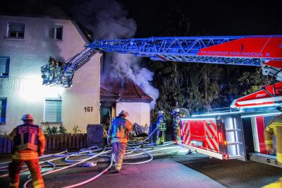 Esslingen: Gebaeudevollbrand fordert Verletzte und zwei tote Hunde