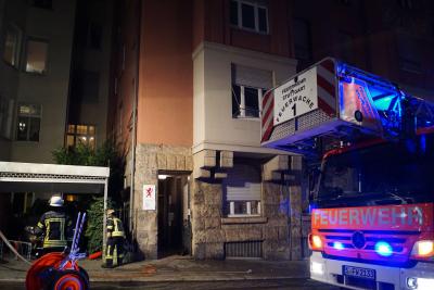 Stuttgart Sued: Eine verletzte Person bei Wohnungsbrand