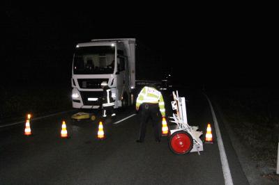 Illingen: Pkw kommt von Fahrbahn ab und ueberschlaegt sich - eine leicht Verletzte Person