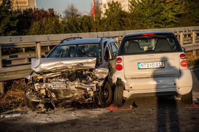 Leinfelden-Echterdingen: Unfall mehrerer Fahrzeuge auf der B27 fordert Verletzte und Stau