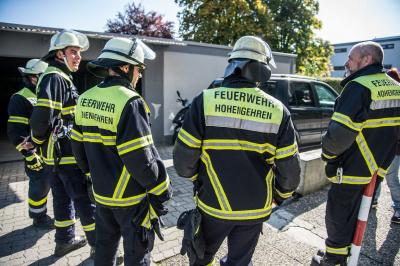 Baltmannsweiler-Hohengehren: Anwohner rufen wegen Hund im Auto die Feuerwehr