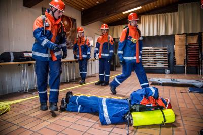 Nuertingen-Reudern: Hauptuebung der Stadtjugendfeuerwehr Nuertingen