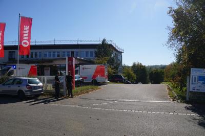 Schlierbach: Auslaufende Insektenschutzmittel loest Gefahrguteinsatz aus