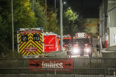 Stuttgart-Zuffenhausen: Grosseinsatz - Mehrere Verletzte nach Batterieplatzer in Porschewerk