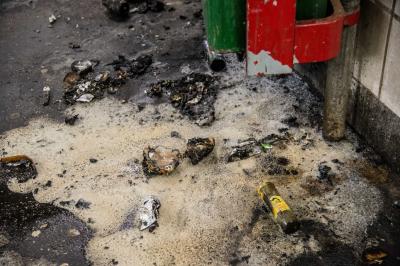 BRANDSTIFTUNGSSERIE! Esslingen-Zell: Muelleimer in Bahnhofsunterfuehrung brannte