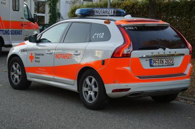 Sternenfels: eine giftige Chemische Reaktion in einem Industriebetrieb in Sternenfels - 15 Verletzte Personen