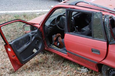 Eisingen: Schwerer Verkehrsunfall mit Pkw Ueberschlag fordert eine schwer Verletzte Person