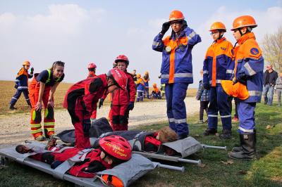 Oberboihingen: Die Jugendfeuerwehren ueben auf dem Tachenhaeuser Hof