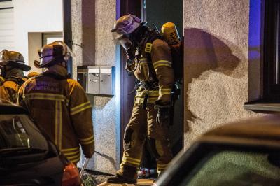 Esslingen-Waeldenrbronn: Brand im Lichtschacht loest Feuerwehreinsatz aus