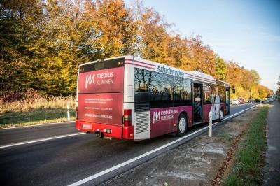 Baltmannsweiler: Bus macht Vollbremsung - Auffahrunfall mit mehreren Pkws - Mehrere Verletzte